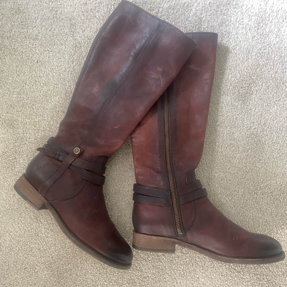 NWOT Frye boots 5.5